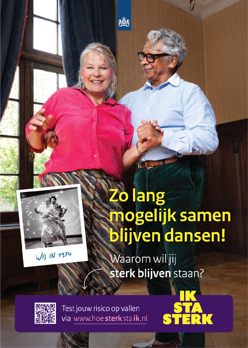 Poster voor de valpreventie campagne "Ik sta sterk" met twee dansende ouderen en een polaroid van dezelfde koppel in 1974